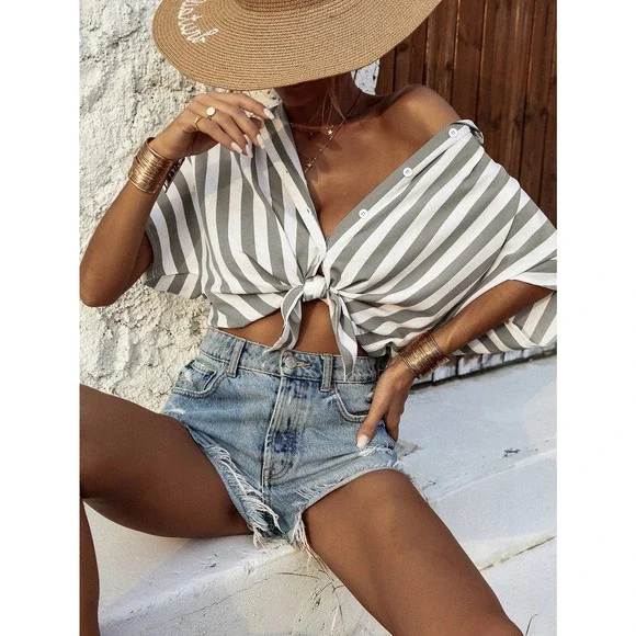 Vertical Striped button up short sleeve top boho gray white - Picture 1 of 9